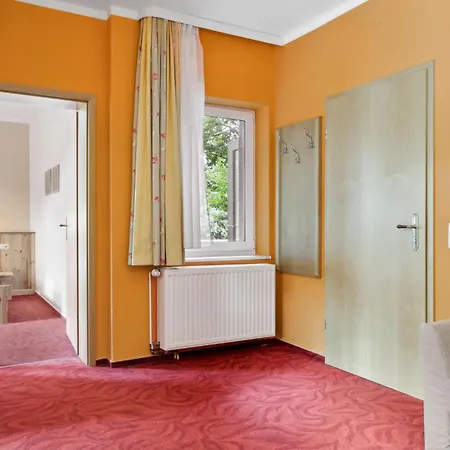 1 Bedroom Cozy In Moenchgut * Thiessow