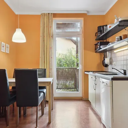 1 Bedroom Cozy In Moenchgut Thiessow