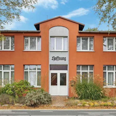1 Bedroom Cozy In Moenchgut Apartment Thiessow