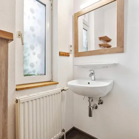Apartment 1 Bedroom Cozy In Moenchgut *